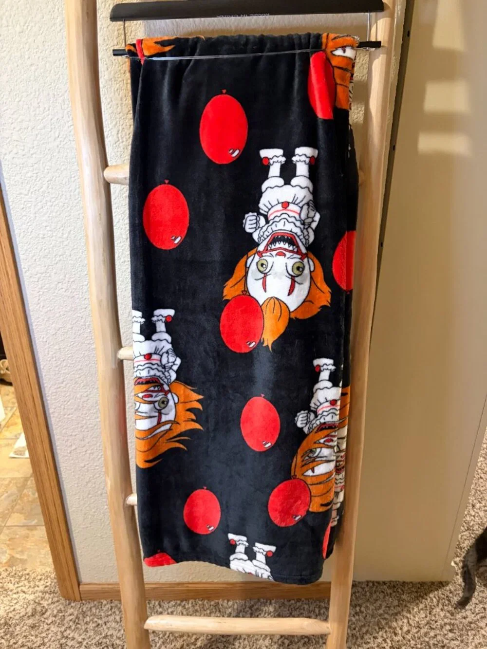 IT Pennywise Horror Soft Plush Throw Blanket 50x70 Red Balloon NWT